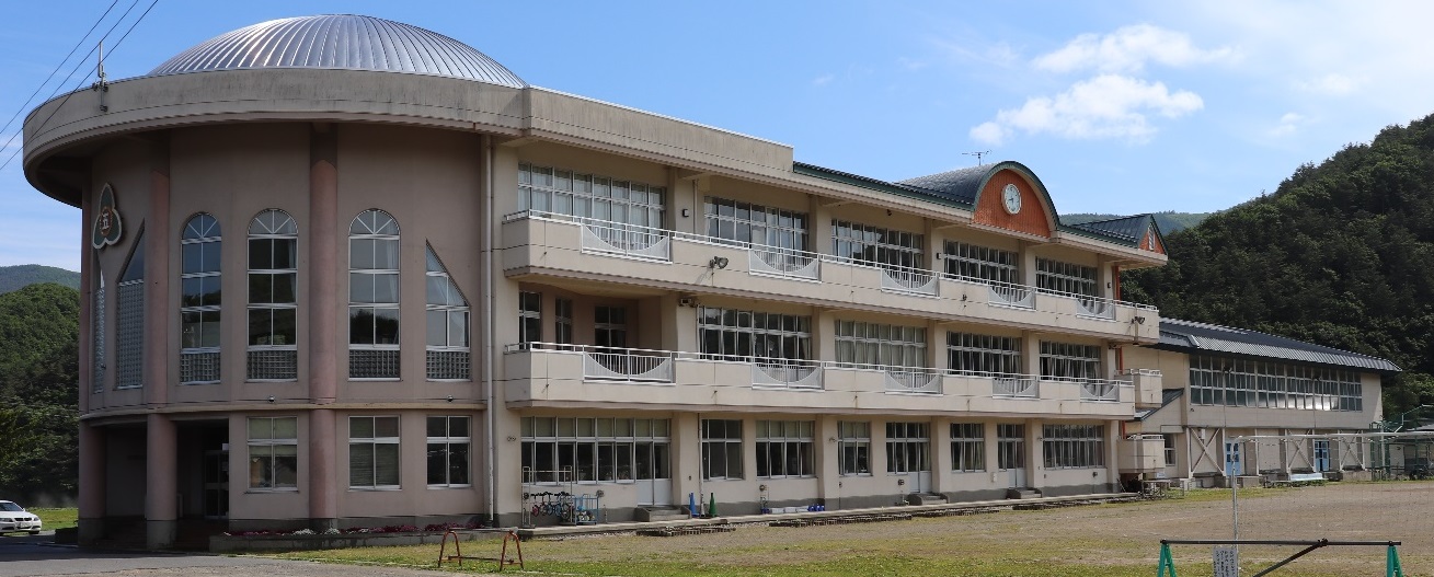 五日市小学校校舎.jpg