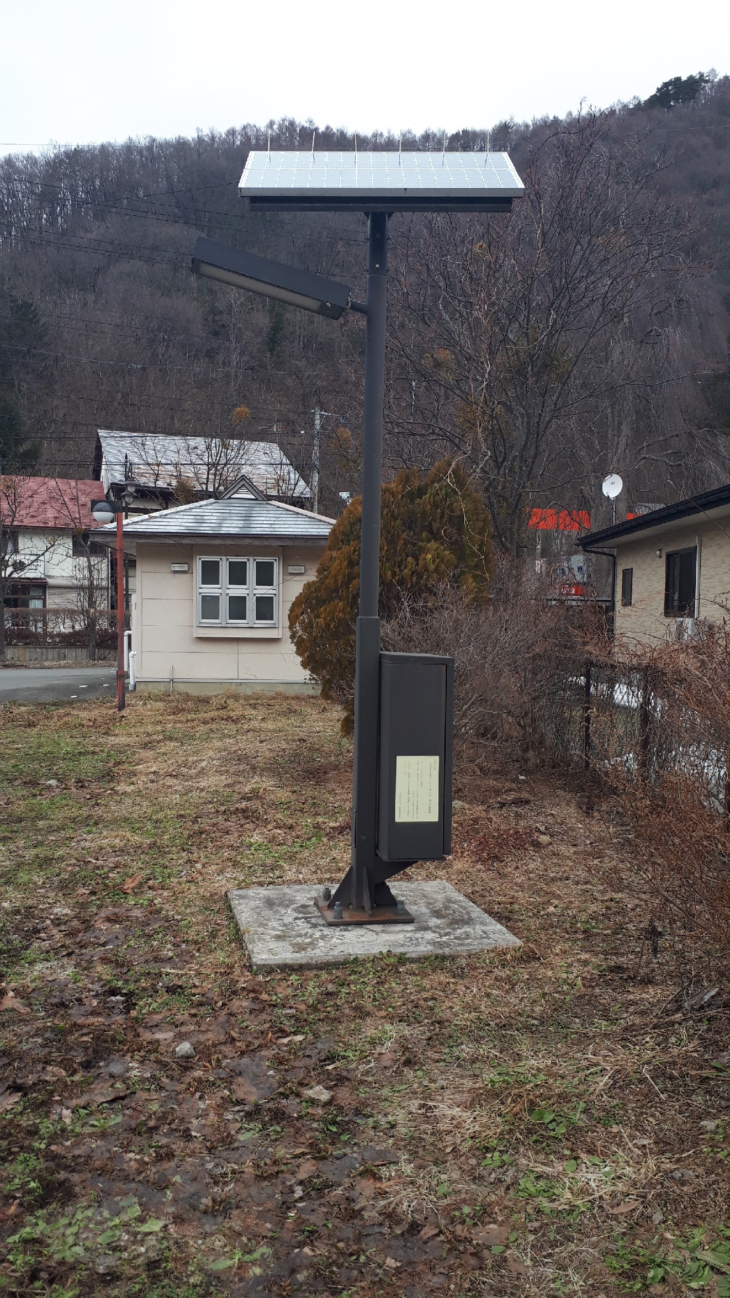 まちなか駐車場ソーラー街灯